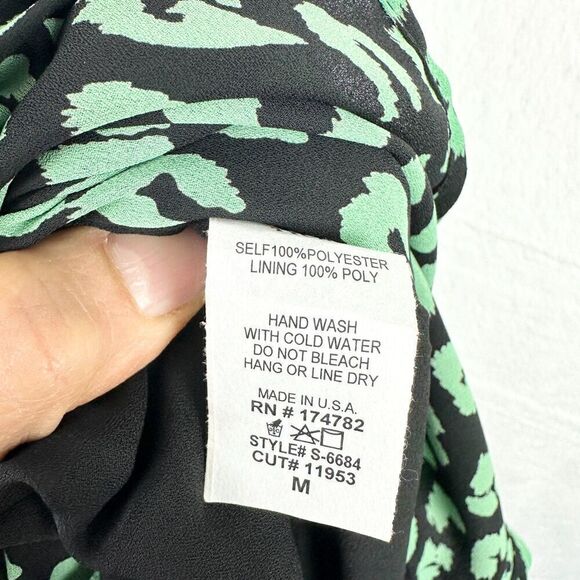 Vici Leopard Wrap Midi Skirt Size Medium Green Black - Picture 6 of 6